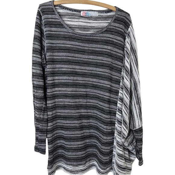 FP BEACH Black White Knit Stripe Slouchy Beach Pool Coverup Poncho Size Large - Picture 1 of 16